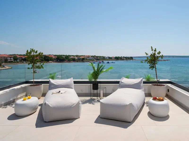 Lounge with seaview